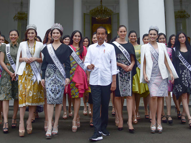 Jokowi Terima Frederika Cull, Catriona Gray dan Rombongan Putri Indonesia 2019