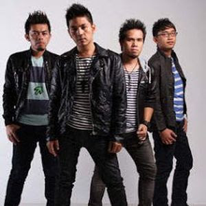 Drive - Tak Ada Yang Salah ft Rinni DJ Devina