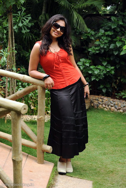 Sri Ramya Photos Latest Actress Debuted with Virodhi Photoshoot images