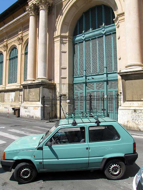 Parked car, Scali Saffi, Livorno