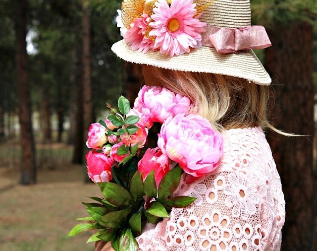 bonnet, sun, hat, straw, feminine, pretty, kentucky, derby, diy, craft, flowers, athomewithjemma