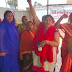 गाजीपुर में स्कूल के पास चल रही देसी शराब की दुकान...भड़का महिलाओं का गुस्सा...विरोध प्रदर्शन
