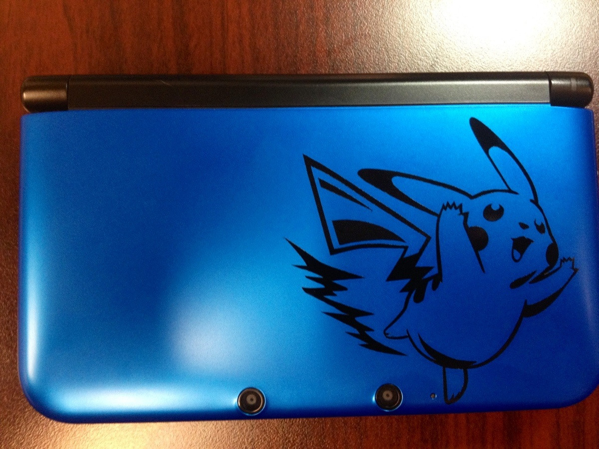 Pokemon Pictures: Blue Pikachu DS Pictures