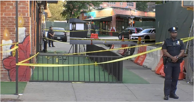 Balacera deja cinco heridos frente a bar en el Alto Manhattan incluido uno baleado por policías 