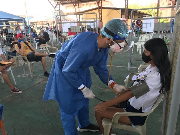 La Universidad San Francisco de Quito apoya al Gobierno de Ecuador en campaña de vacunación masiva en las Islas Galápagos