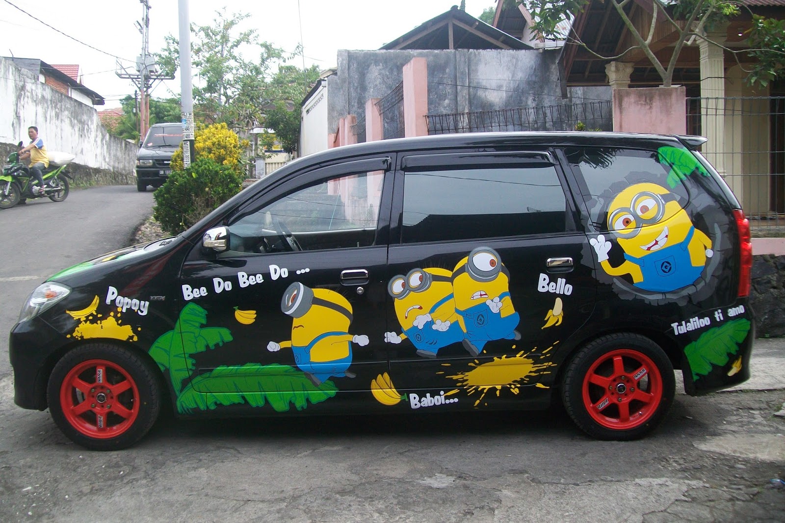 DECALS AND WRAPPING Cutting Sticker Mobil Avansa Minion Theme