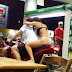 Mulher seminua passeia de moto no centro da Feira de Santana