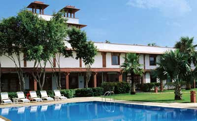 agra luxury hotels