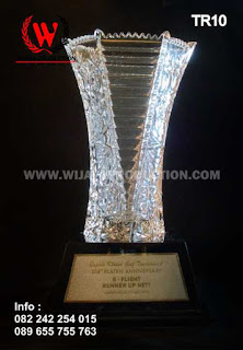 contoh-piala-marathon