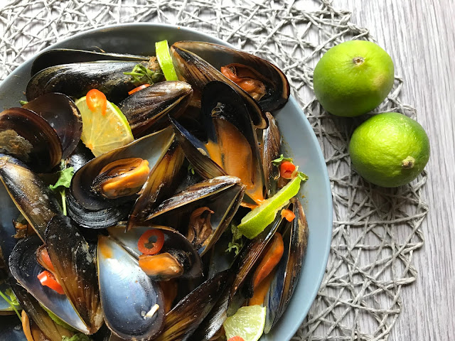 mejillones con curry rojo thai receta