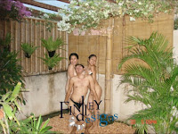 Foto Telanjang Bugil Rahma azhari dan Sarah Azhari - Dreamland Bali pakai bikini mandi bugil