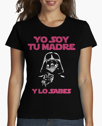 https://www.latostadora.com/web/yo_soy_tu_madre_y_lo_sabes_mujer_fondo_oscuro/1058414