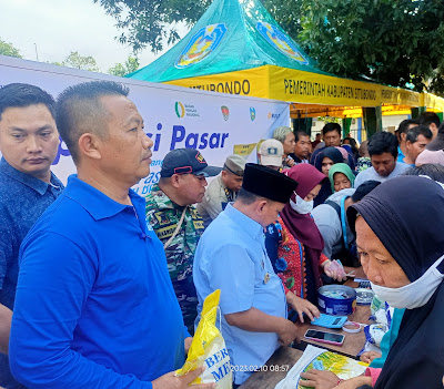 Tekan Inflasi, Pemkab Situbondo dan Bulog Adakan Operasi Pasar