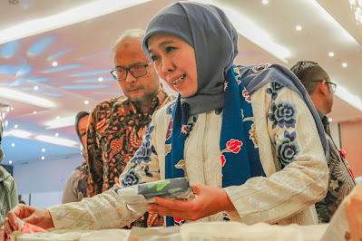 Khofifah Resmi Diberhentikan Oleh Presiden Jokowi sebagai Gubernur Jawa Timur