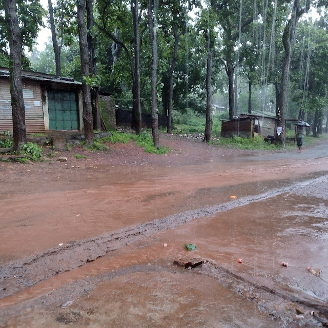 Kiriburu in monsoon