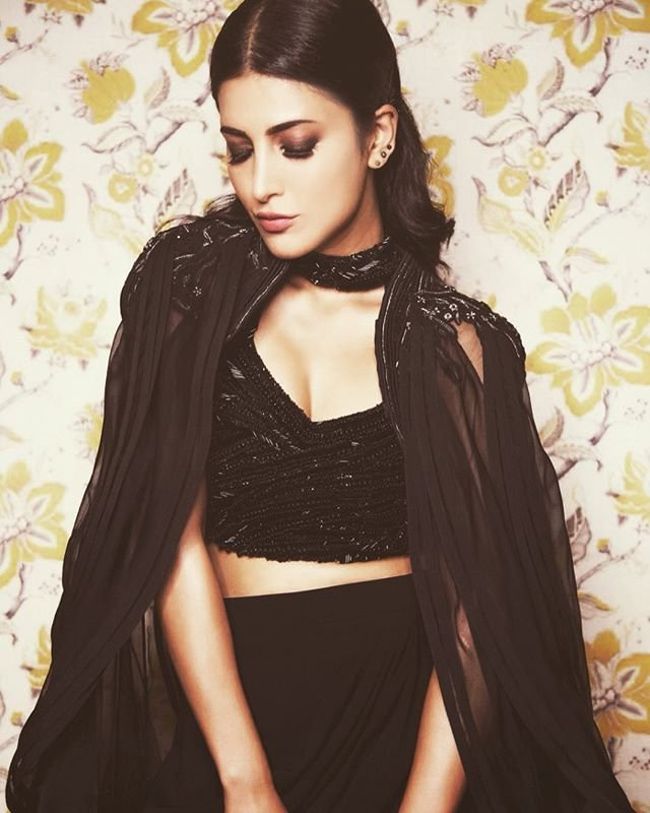 Pic of the day: Shruti Haasan Looks Stunning Pictures