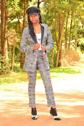 Wearing A Plaid Flower Print Stylish Women's Suit
