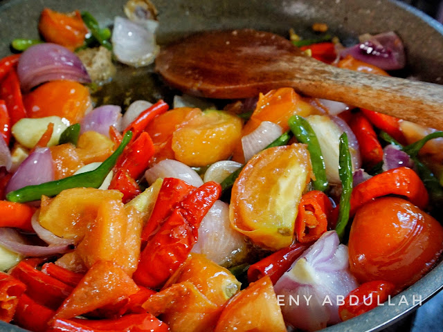 Cara buat ayam penyet, Sambal ayam penyet sedap, resepi nasi ayam penyet, resepi sambal penyet, sambal geprek, sambal belacan goreng