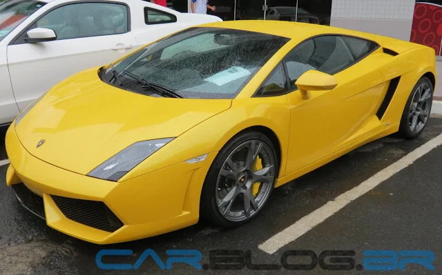 Yellow Lamborghini Gallardo LP560-4