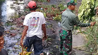 Babinsa Pucang Sawit Koramil 04/Jebres motori warga bersih bersih wilayah