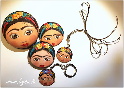 Frida Kahlo accessori dipinti a mano