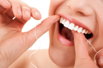 Hướng dẫn dùng chỉ nha khoa trước hay sau khi đánh răng-2