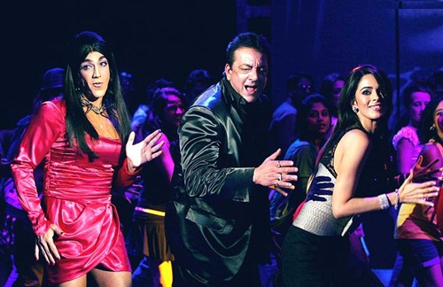 Watch Online Double Dhamaal Movie Latest Amazing Wallpapers : Dhamaal 2 Review 2011 : double dhamal dancing pics : double dhamal mallika sexy : sanjay dutt react pose