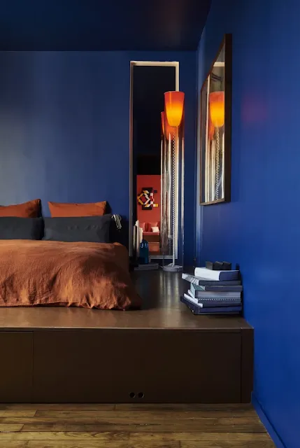A platform bed to store clothes in the bedroom