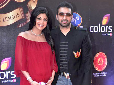 Shilpa shetty and huby snapped at Super Fight League 