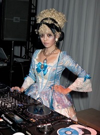 Halloween-2010-Japan-Fashion-Festival-012-600x900