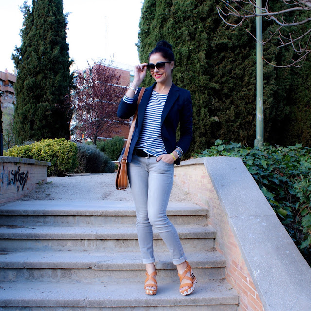 LOOK Sandalias étnicas missoni y camiseta rayas marineras, primavera