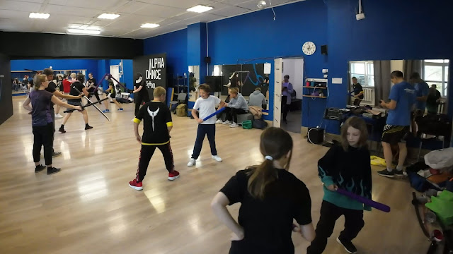 Школа кендзюцу Katana Club проводит обучение на японском мече