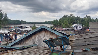 15 Rumah Rusak Parah Akibat Longsor di Simpang Tiga, Enok