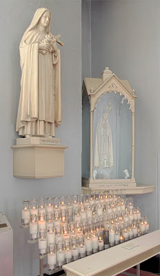 Basilica of Saint Louis, King of France, in Saint Louis, Missouri, USA - Saint Thérèse of Lisieux and Our Lady of Fatima