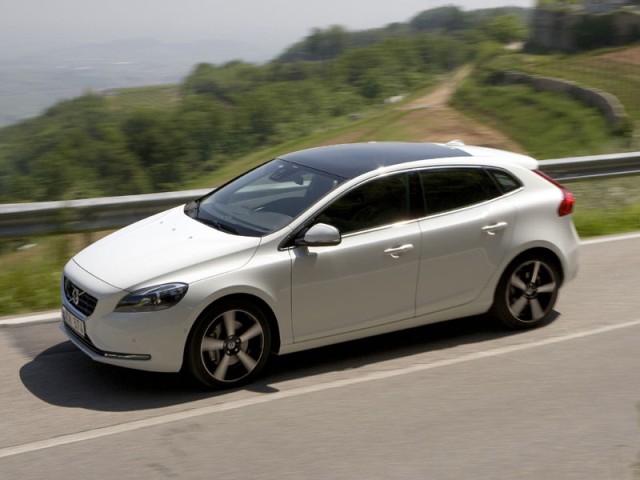 2013 volvo v40