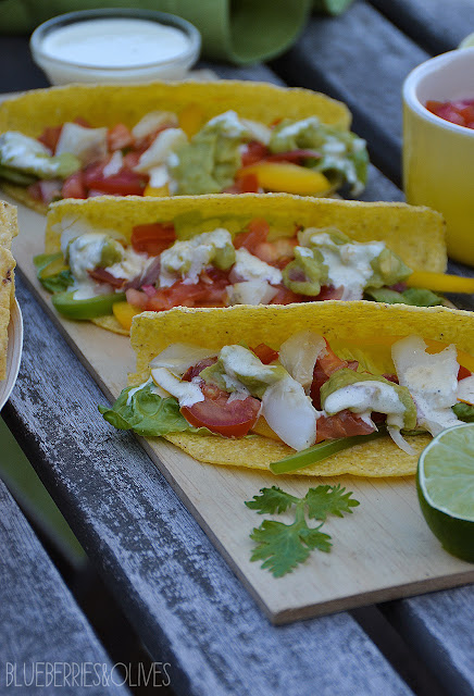 Tacos de pescado con 3 salsas 2