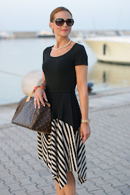 summer outfits, black and white striped dress, DKNY, pearls necklace, Fashion and Cookies