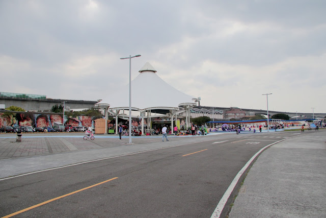 台北河濱公園自行車道 基隆河左岸鐵馬行