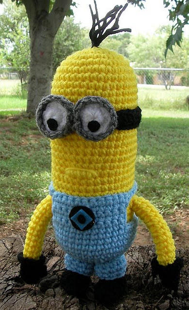 2000 Free Amigurumi Patterns: Free Despicable Minion Crochet Pattern