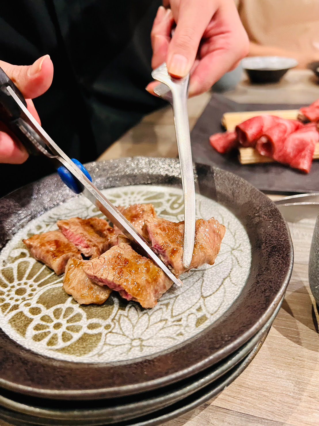 台中美食必吃 西區公益路餐廳推薦 KoDō和牛燒肉 代烤橫隔膜、牛舌、不用自己烤