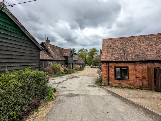 Turn right on Baldock footpath 1