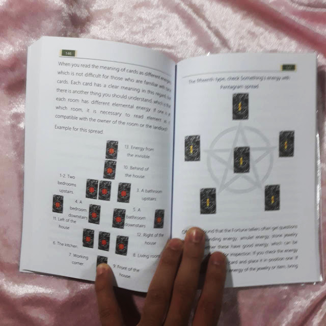 The Tarot Guide book