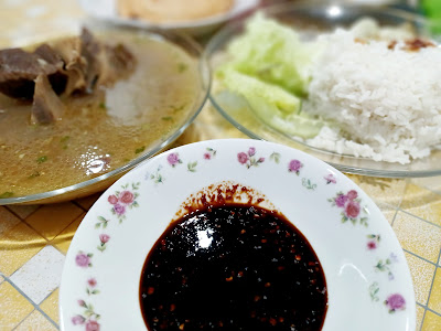 Menu Ramadan Hari Ke 22 : Nasi Putih Dengan Sup Tulang