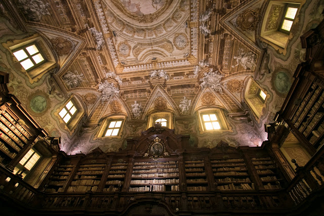 Biblioteca-Complesso monumentale dei Girolamini-Napoli