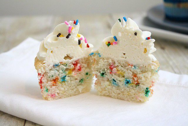 Funfetti Cupcakes with Vanilla Buttercream 1