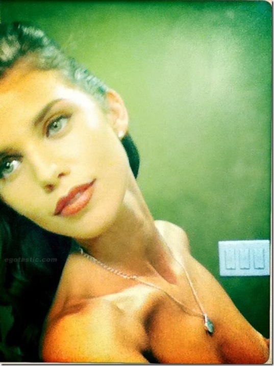 annalynne-mccord-twitpic-nipslip