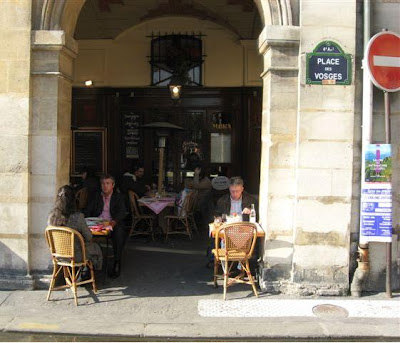 Place des Vosges Ma Bourgogne cafe