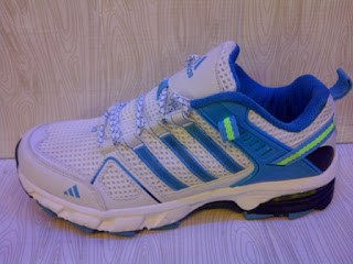 Sepatu Adidas Feather II