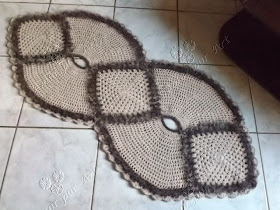 Tapete ou passadeira de crochê em formato de oito com gráfico