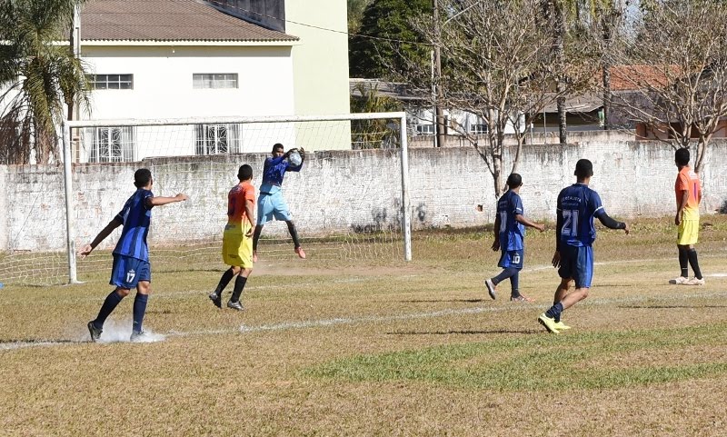 Etapa do Campeonato Municipal de Futebol animou a tarde de domingo em Rosário Oeste 